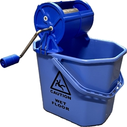 Spand med rullepresser til mikrofiberklude og mopper